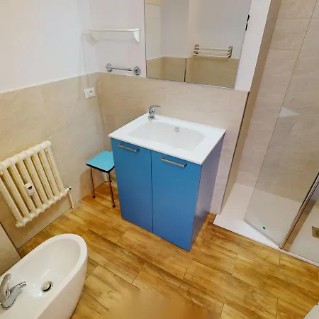 Apartment 3 Pieces Avec Balcon, Apercu Mer, Calme, Proche Et Centre - - Fr-1-196-322