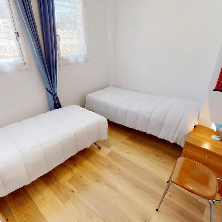 3 Pièces Avec Balcon, Aperçu Mer, Calme, Proche Et Centre - - Fr-1-196-322 * Menton